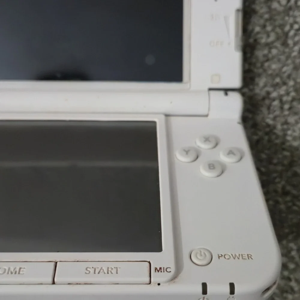 Nintendo 3DS XL Console - Yoshi Special Edition - USED - No Charger READ